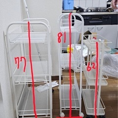 キャスター付ラック三兄弟の画像