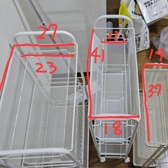 キャスター付ラック三兄弟の画像