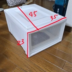 衣装ケース２つ　引き出しの画像
