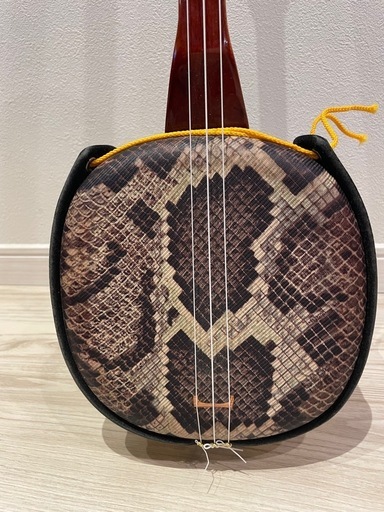 トップ 美品︎三味線 高級 美品 民謡三味線 中棹 高級 美品 民謡三味線