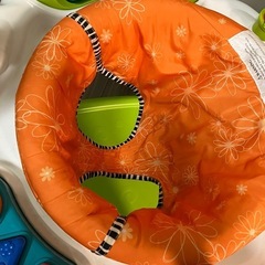 ジャンプして遊ぶ器具の画像