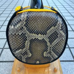 沖縄　三線　カミゲン　カモの口　ユナー　黒木　本皮一枚張り　伝統工芸士の画像