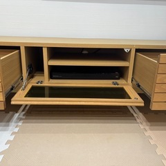 テレビボードの画像
