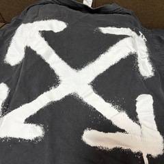off-white Tシャツの画像