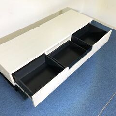 スタイリッシュデザイン150テレビボード脚付き 引出しフルオープンレール搭載 大型テレビ対応リビングボード 木目調ホワイト MADE IN JAPANの画像