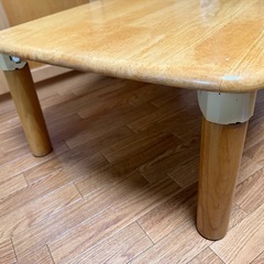 折りたたみテーブルの画像