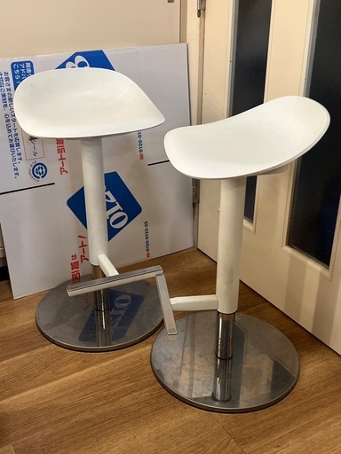 無料】IKEA ヤニンゲ カウンターチェア 2脚 (麻辣湯だいすき ) 本八幡