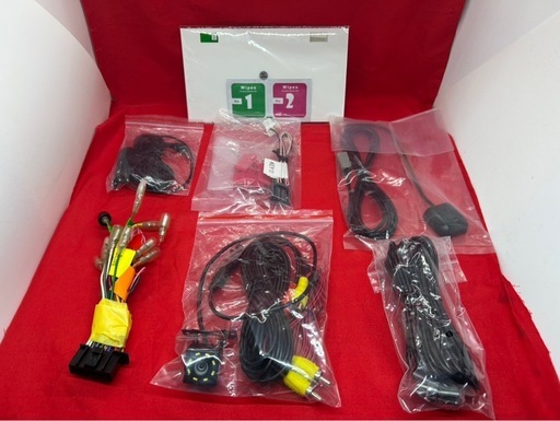 美品☆KENWOOD 2025年春地図　MDV-D405BT 新品バックカメラ付
