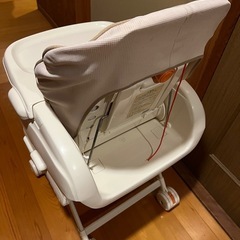 combi ハイローチェアの画像