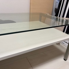 ガラスの机の画像