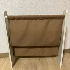 スリーコインズ　絵本ラックの画像