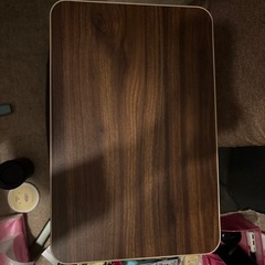 ローテーブル取引中の画像