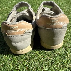 ニューバランス ベージュ スニーカー 19.5cm の画像