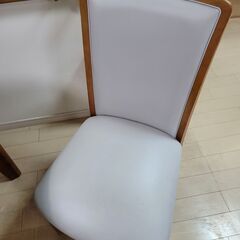 ダイニングテーブル　椅子４脚セットの画像