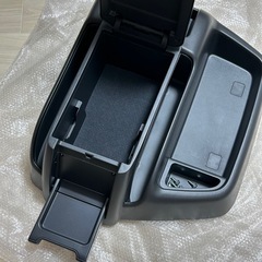 ハイエース　純正コンソールボックス　新車外し　　の画像