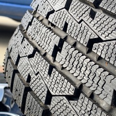 ほぼ新品級　軽自動車　スタッドレス　冬タイヤ　4本+ホイール4本　購入後300km程走行の画像
