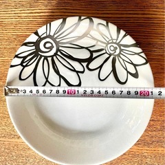 カレー皿　３枚　カンサイ　花柄　ホワイトの画像