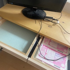 31日まで❗️大塚家具　テーブル40×140、引出しありの画像