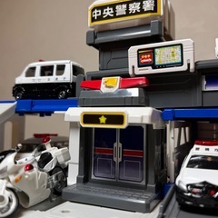 トミカ　警察車両　6台　ビルドシティ　警察署　パトカー　白バイ　タカラトミーの画像