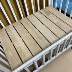 ベビーベッドの画像