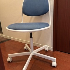 IKEA 回転チェアの画像