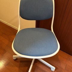 IKEA 回転チェアの画像