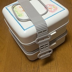 手持ち付き 二段式お弁当箱の画像