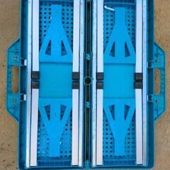 パラソル付きピクニックテーブルセットの画像