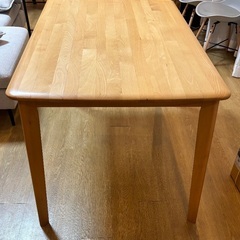 ニトリ　ダイニング テーブル　天然木使用！の画像