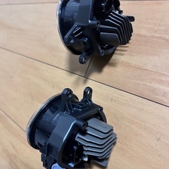 トヨタ RAV4 新車納車時に取り外した純正LEDフォグランプ（左右セット） の画像