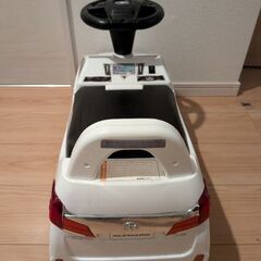 アルファード　幼児　乗り物　車の画像