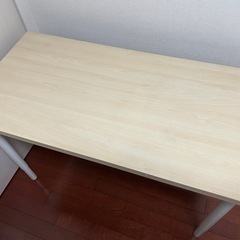 IKEA 勉強デスク
の画像