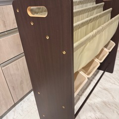 絵本おもちゃラックの画像