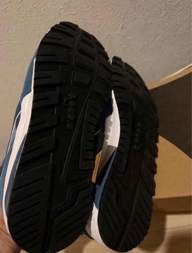 【年末年始限定値下】 【新品未使用】Diadora¥22000スニーカー N902ディアドラ靴