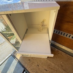 食器棚！ホワイト！高さ1190/幅750/奥行き400/の画像