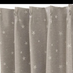 ニトリ　カーテン　4枚セットの画像