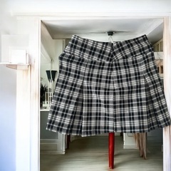 チェック柄ジャケットとスカートセットアップの画像