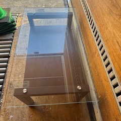 ガラステーブル！幅1150/奥行き650/高さ450/の画像