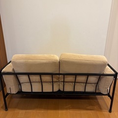 東京　ソファー　ベージュ　2人　インダストリアル　クッションの画像