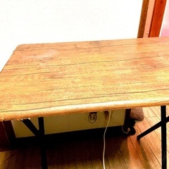 折りたたみダイニングテーブルの画像