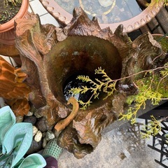 土器デザインの素焼きオブジェの画像