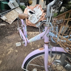 女の子用自転車の画像