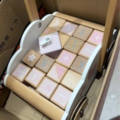 積み木　手押し車　2パーツ欠品ですが美品ですの画像