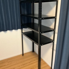 スチールラック黒。使用期間の短い美品。ネジ欠品ありません。の画像