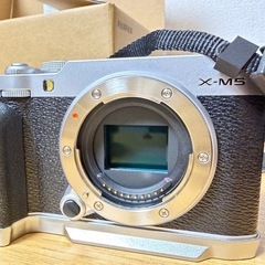 fujifilm xm5 ボディー(おまけ付き)の画像