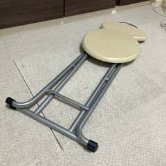 折りたたみパイプチェアの画像