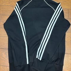 adidas服2枚セットの画像
