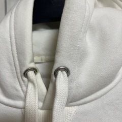 白パーカーの画像