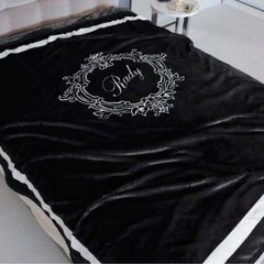 レア 新品 Radyタオルケット ブランケット 掛け布団 毛布 ホテルシリーズ ブラック 黒フリースの画像