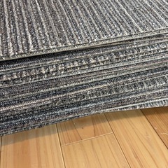 タイルカーペット 36枚の画像